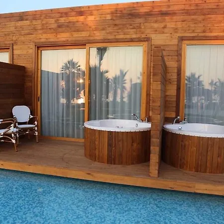 Risus فندق كوشاداسيه